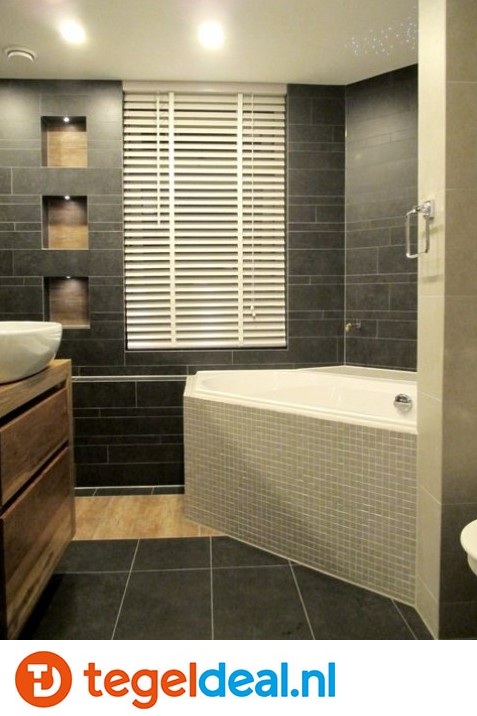 Creatieve badkamer met beton- en houtlook tegels